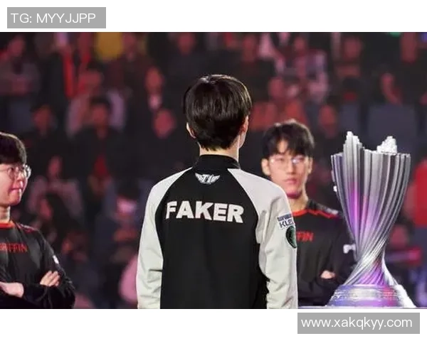 Bin上单强势崛起带领战队重返巅峰展现顶级操作与统治力 Bin上单强势崛起带领战队重返巅峰展现顶级操作与统治力